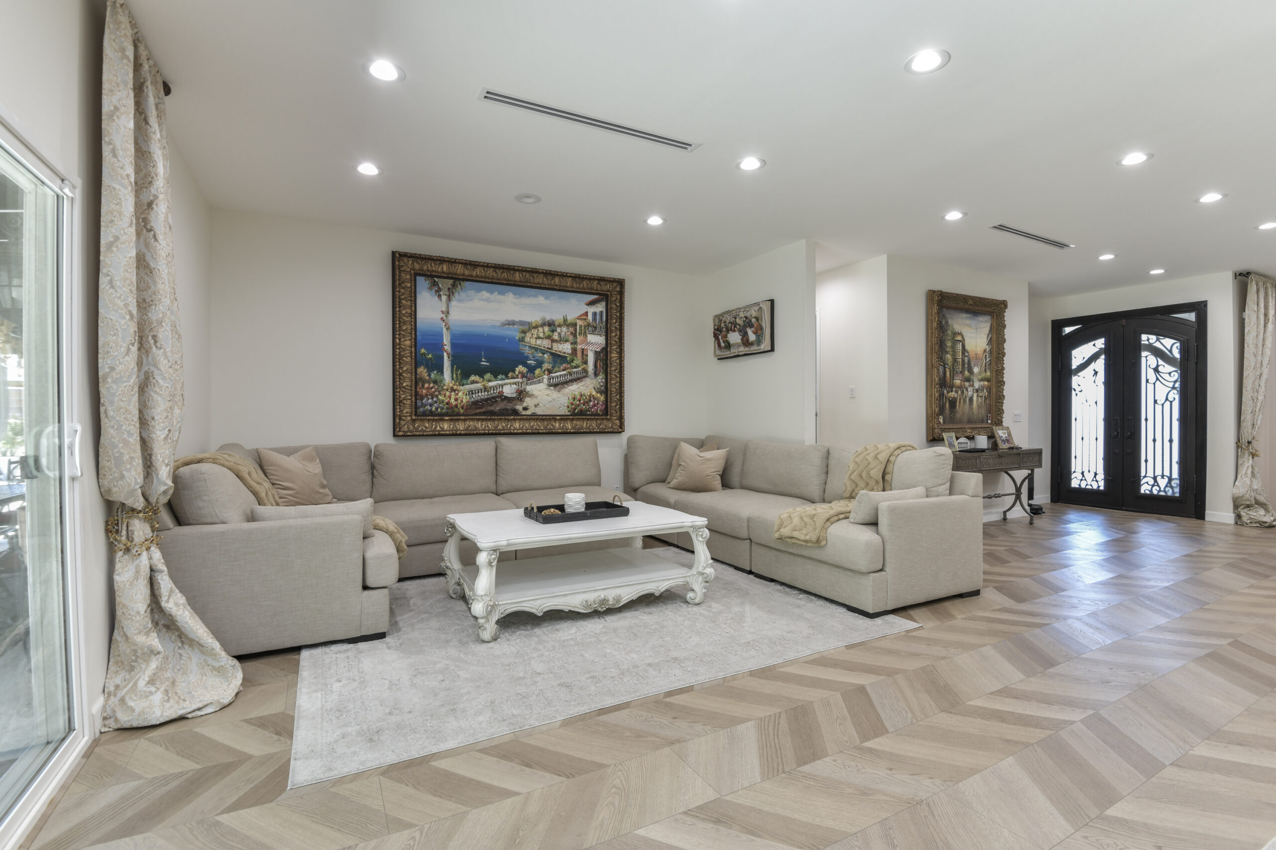 Real Estat Photography Los Angeles Interior photo of a luxury listing