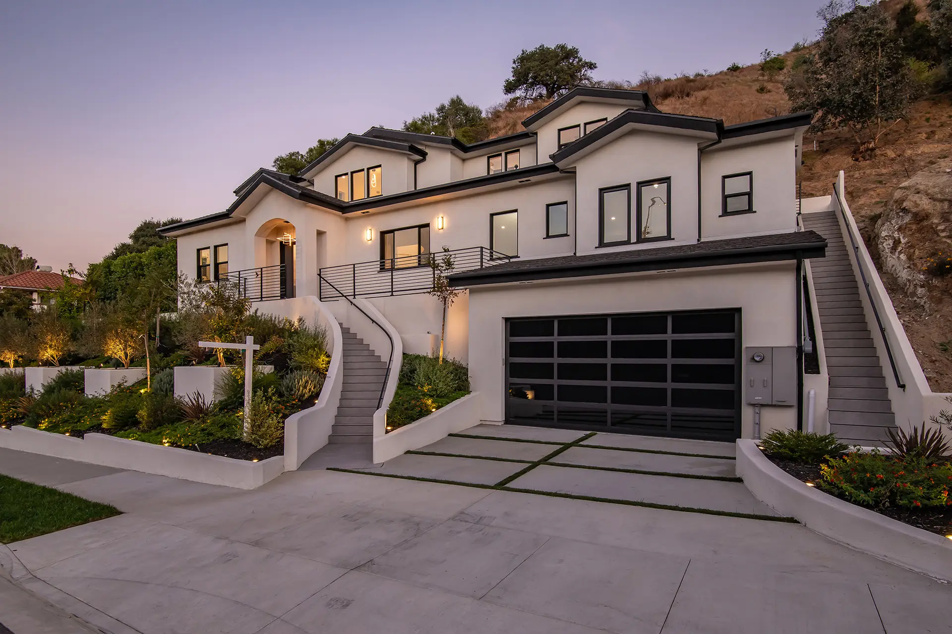 Exterior Photography of a single family home during dusk or twilight hours day to dusk real estate photo editing in Glendale California by Klkiarts Photography